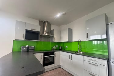 2 bed flat, 119 Mayflower Street, City Centre, Plymouth, PL11SD - Image 1